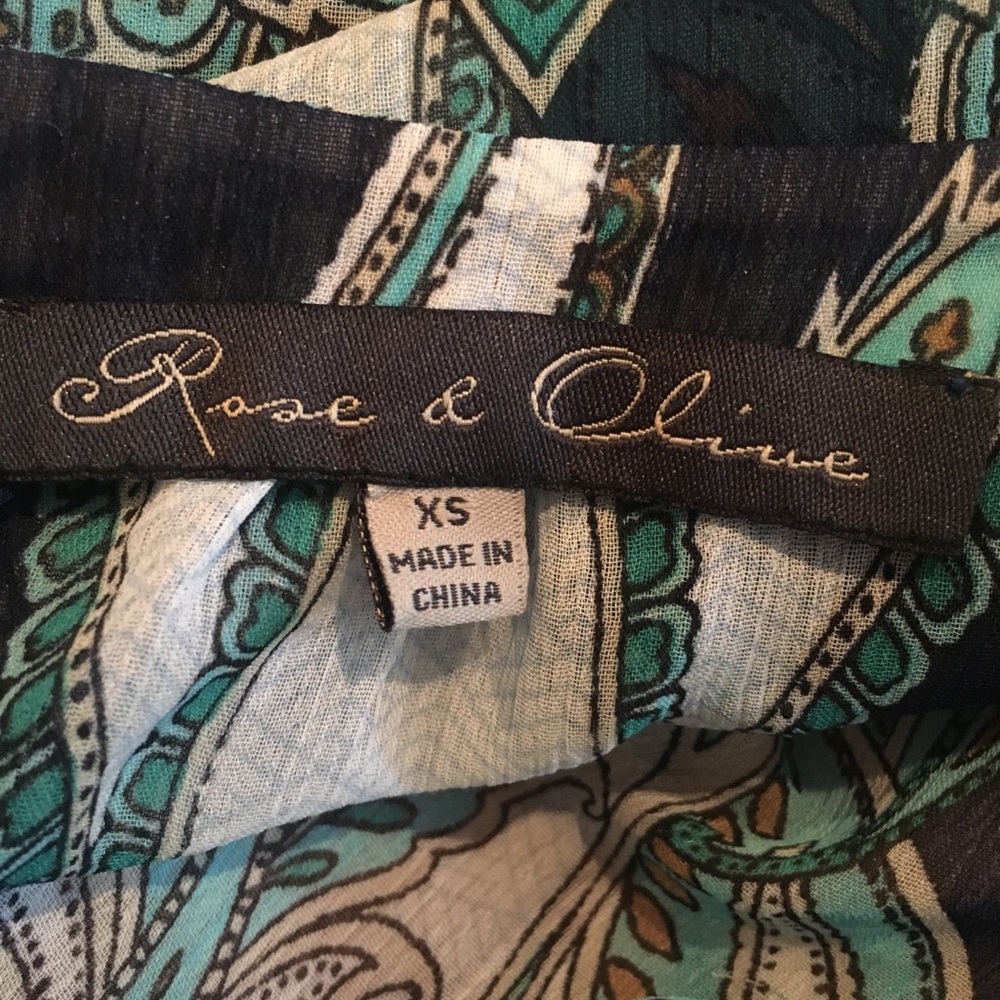 Flowy Patterned Blouse - image 3